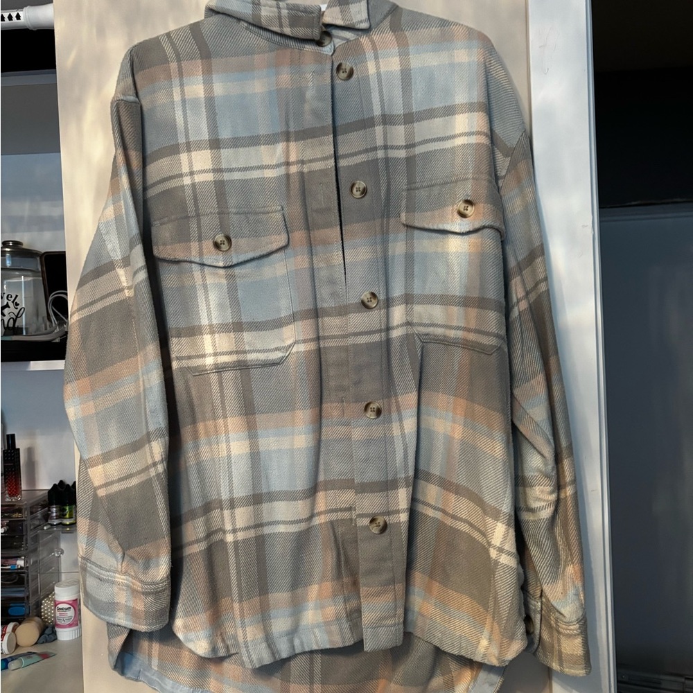 American Eagle Outfitters Plaid Shirt Jacket in Cream and Gray